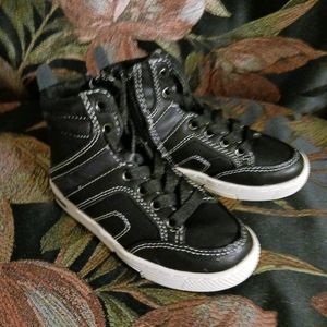 Steve Madden Kids Black Sneakers Size 8